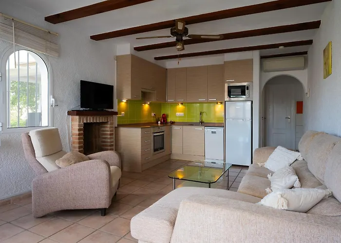 Beach & Mountain Retreat Los Almendros